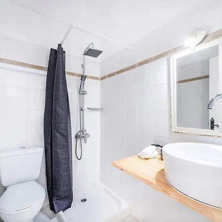 Hotel Lavarock 3*